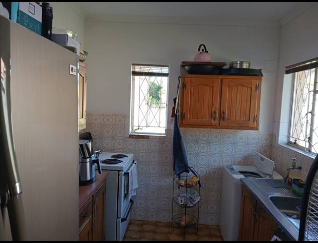 3 BEDROOM FREESTANDING FOR SALE IN BISLEY
